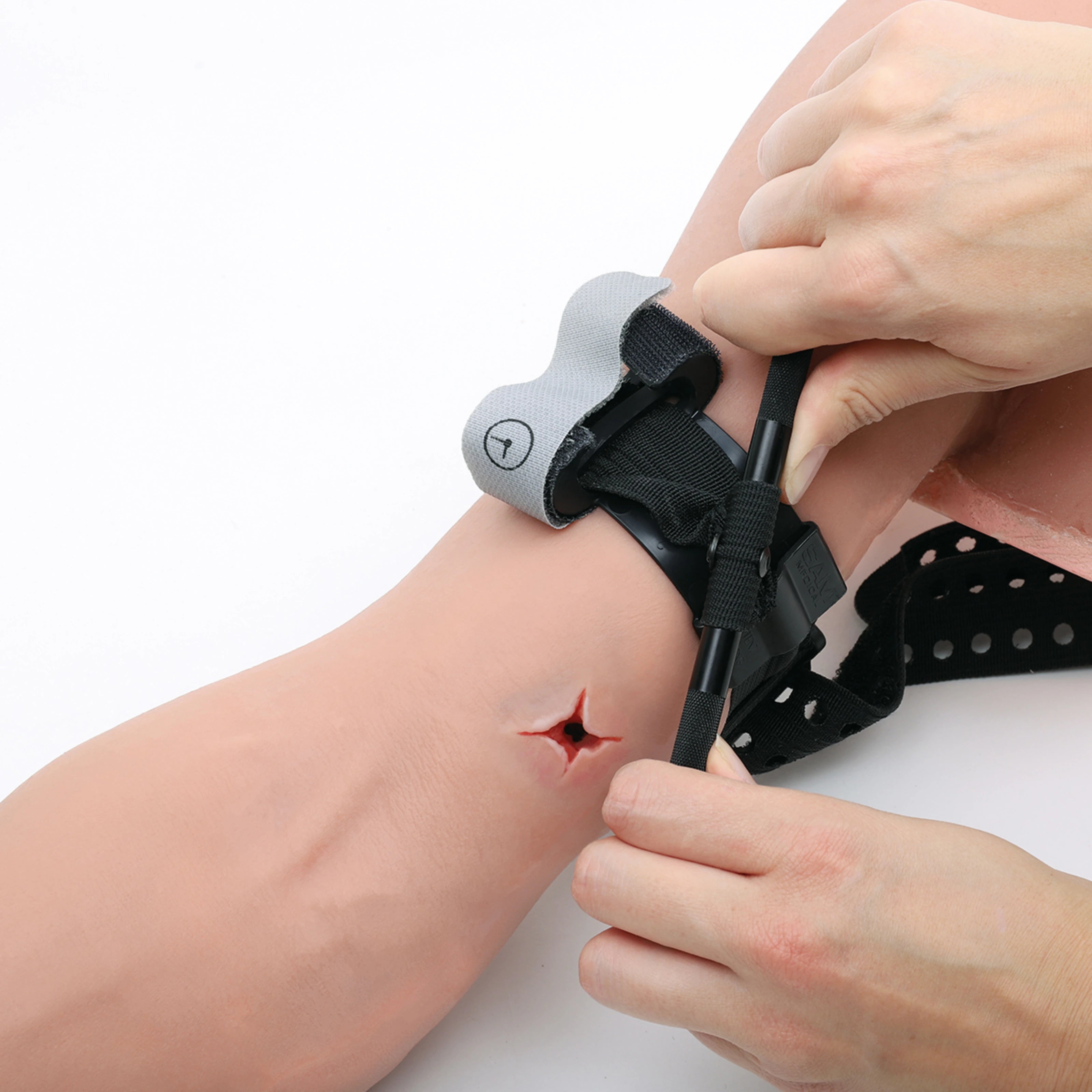 Brazo de Entrenamiento de Control de Hemorragias