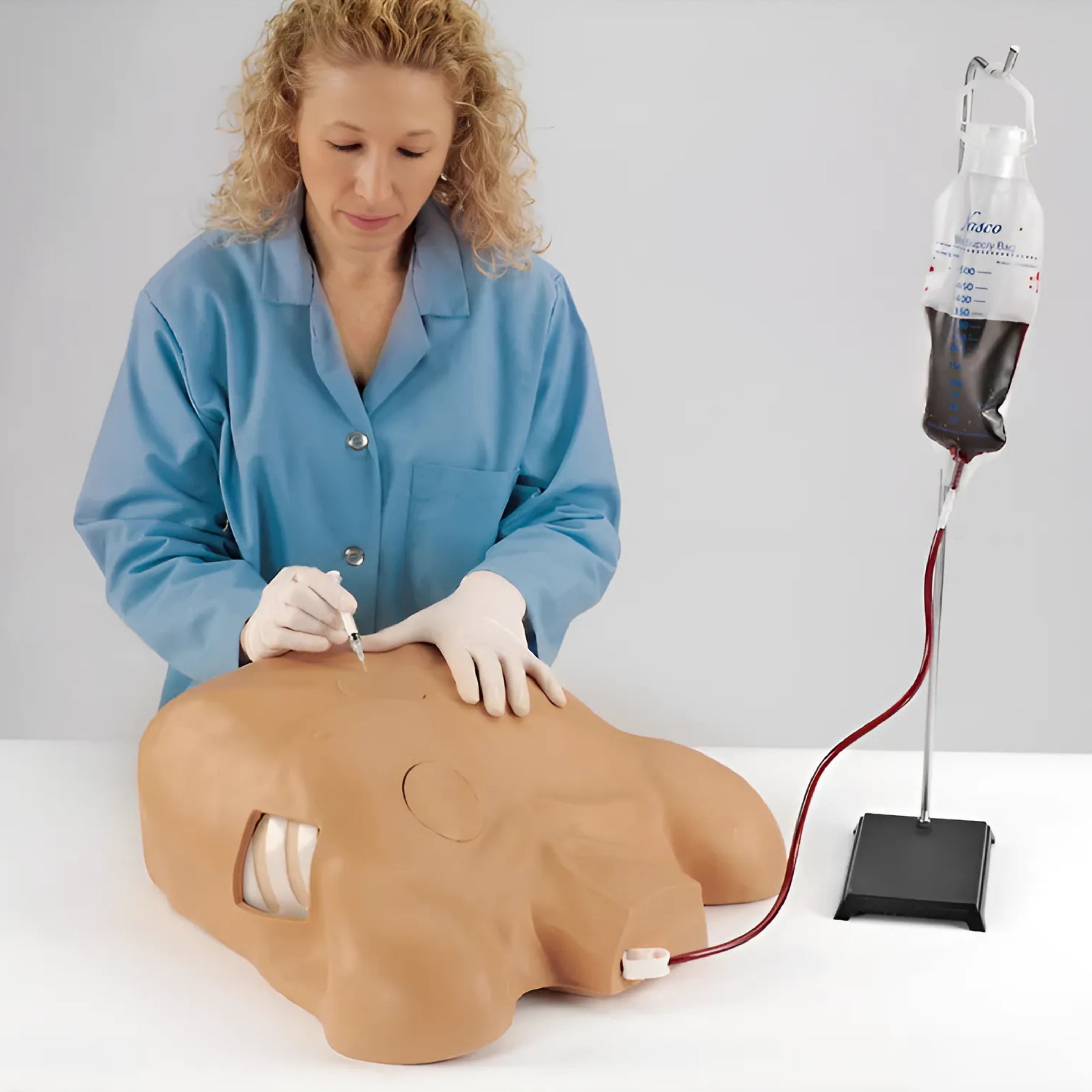 Simulador de Pericardiocentesis con Tubo Torácico y Neumotórax LF03769